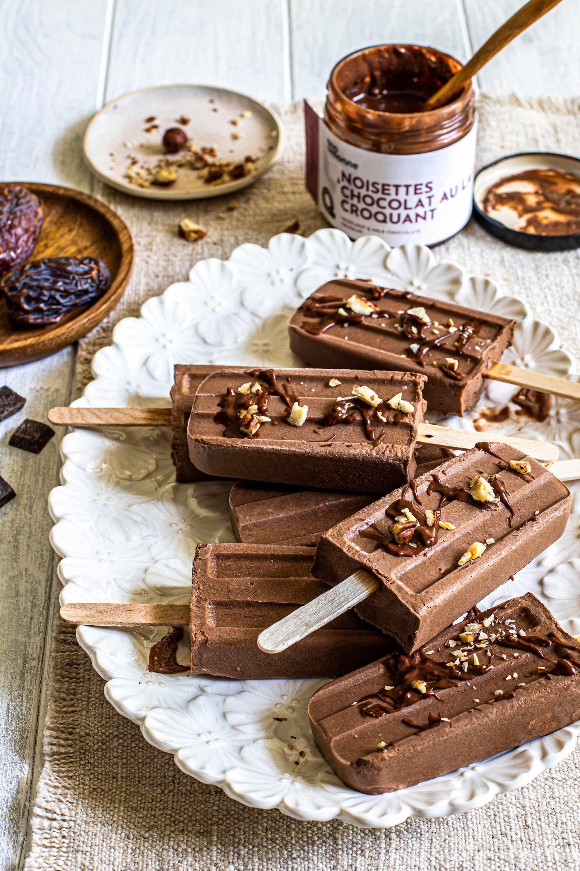 Popsicles aux fudge, noisettes et chocolait au lait