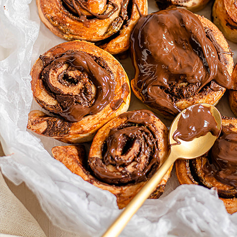 Cinnamon rolls décadents au chocolat noir